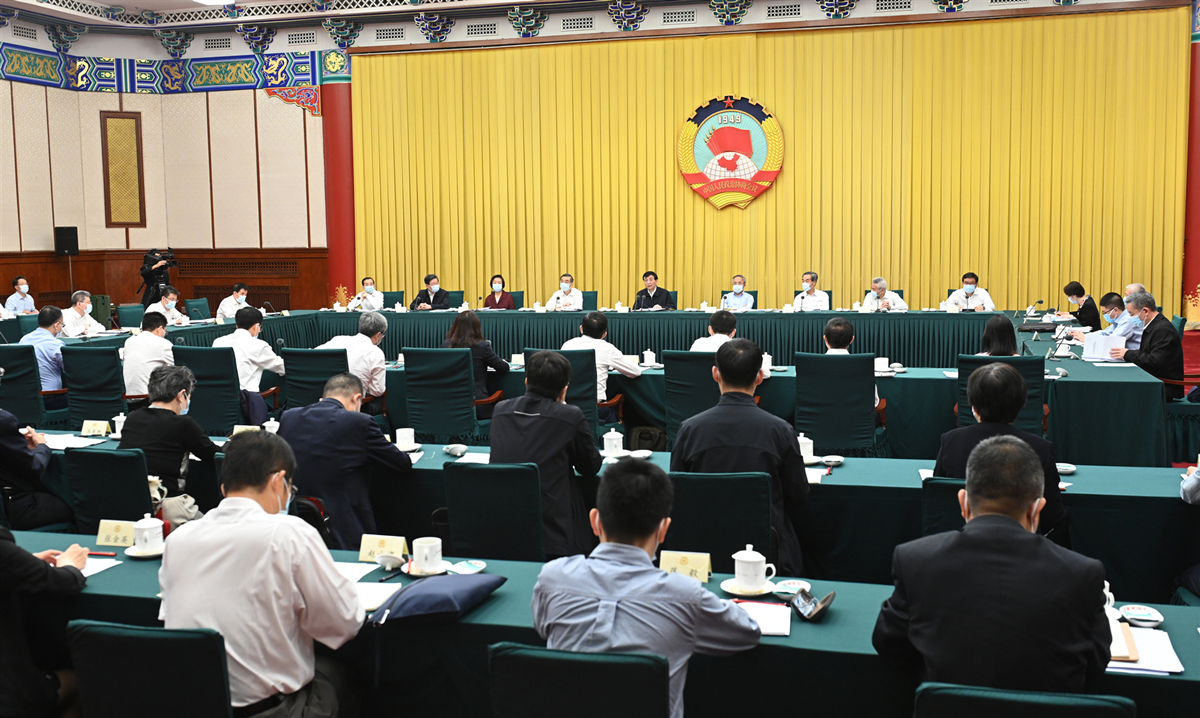 全国政协召开双周协商座谈会 围绕“加强科学普及法治建设”协商议政 王沪宁主持