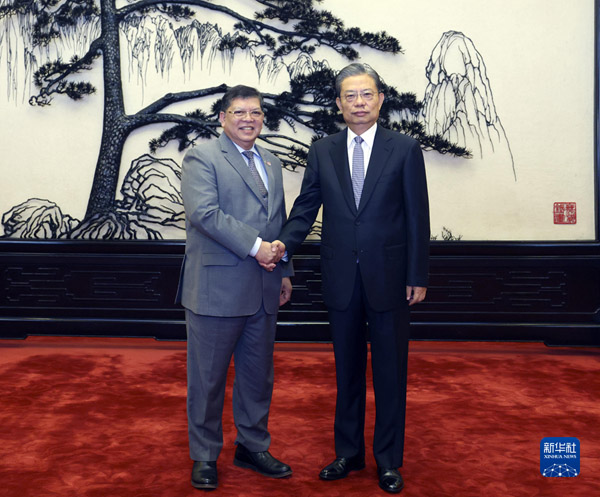  赵乐际同马来西亚国会下议院议长佐哈里举行会谈