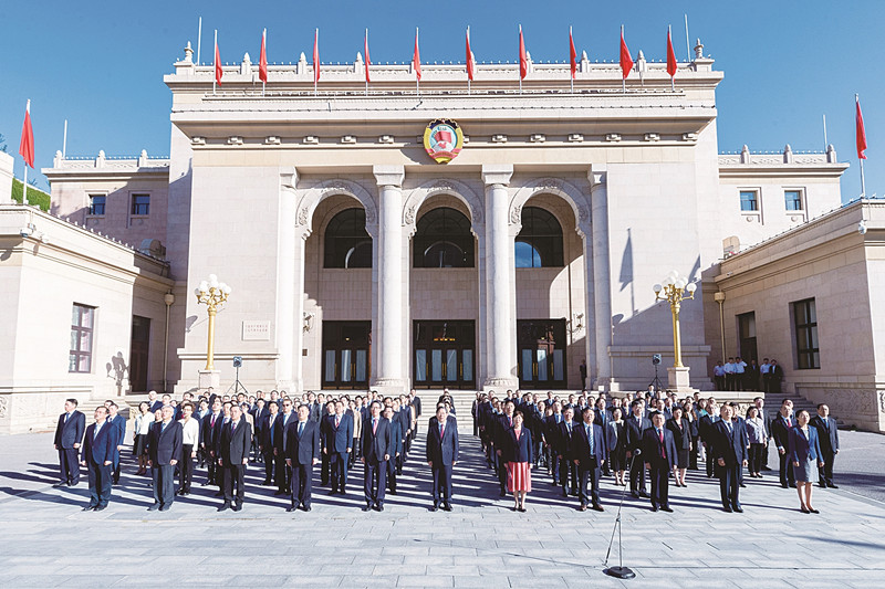 全国政协机关举行升国旗仪式 王东峰出席