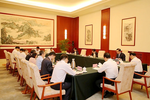  何维在天津调研地方组织领导班子和代表人士队伍建设