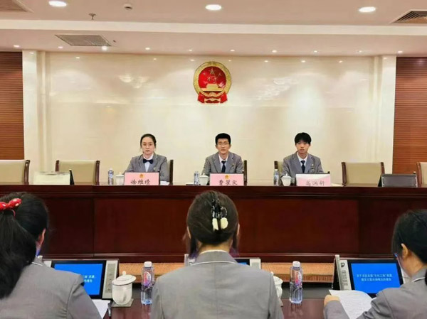  上海虹口区：中学生沉浸式体验全过程人民民主