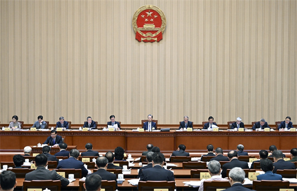  十四届全国人大常委会第六次会议在京举行 审议海洋环境保护法修订草案、爱国主义教育法草案、传染病防治法修订草案等 赵乐际主持