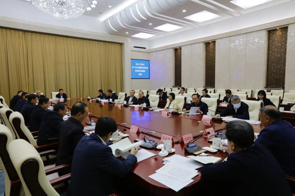  全国人大常委会委员、环资委主任委员鹿心社带队在内蒙古自治区开展专题调研