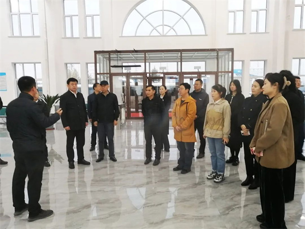  黑龙江省全国人大代表第四小组开展兴边富民专题调研