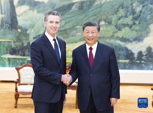  习近平会见美国加利福尼亚州州长纽森