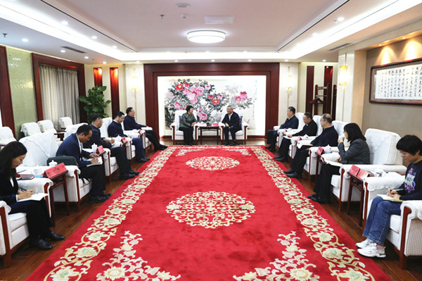  蔡达峰会见中共辽宁省委统战部部长胡立杰
