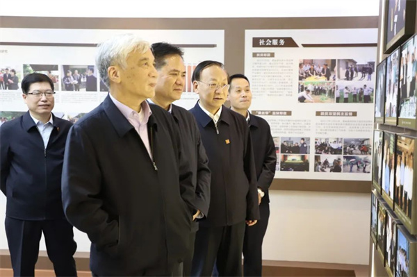  丁仲礼主席走访民盟陕西省委会机关