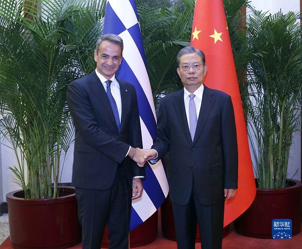  赵乐际会见希腊总理米佐塔基斯
