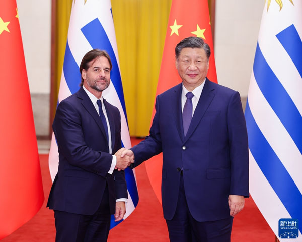  习近平同乌拉圭总统拉卡列会谈