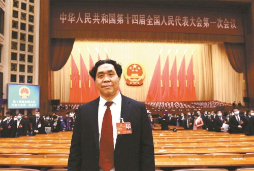  全国人大代表孔相卿：窑火不熄　初心不改
