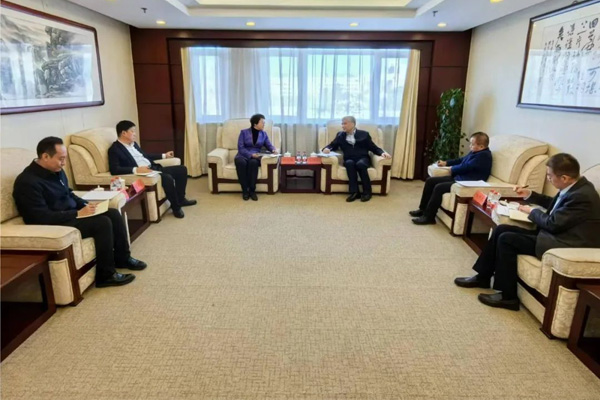  丁仲礼会见中共辽宁省委常委、统战部部长胡立杰一行