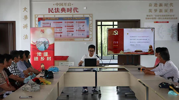  上海市青浦区金泽镇：小小联系点 民主大担当