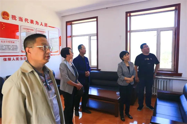  呼中区：小站室、大情怀，依法履职促发展