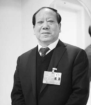  全国人大代表侯二河：让空巢老人不“空心”