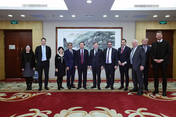  全国人大外事委员会副主任委员傅自应会见德国联邦议院联盟党党团副主席瓦德普尔
