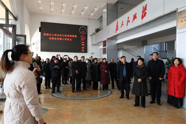  新安人大：办好百姓事让“幸福”来敲门