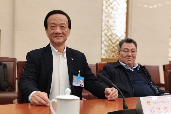  澳门全国人大代表应邀列席十四届全国人大常委会第七次会议