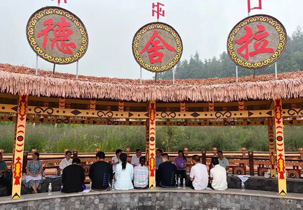 荥经：基层立法联系点信息员的工作日常